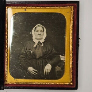 1/6th Plate Daguerreotype Of An Older Woman In Half A Union Case With Cover